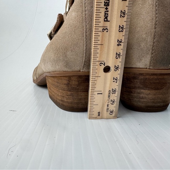 Clarks Artisan Tan Suede Ankle Booties with Buckle Detail size 9 - Picture 7 of 10